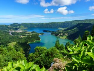 Camper Sao Miguel - lake